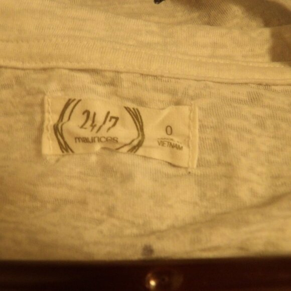 Maurices 24/7 Thin Material Star Patterned Corset Lace Detail Top Sz 0X - Picture 6 of 6